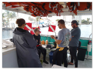 John Chatterton giving pre-dive lecture